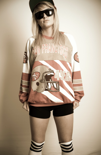 Illustration for article titled Blazer Girl To The Rescue: Hello, Deadspin